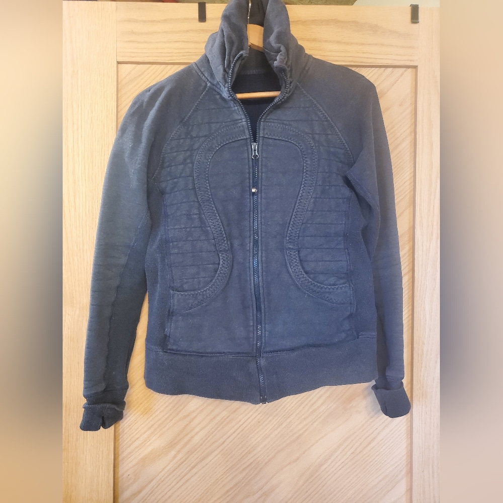 lululemon and Patagonia women's Lot. lulu cuddleup & long sleeves.